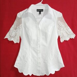 Gretty Zueger White Blouse with Lace Sleeves